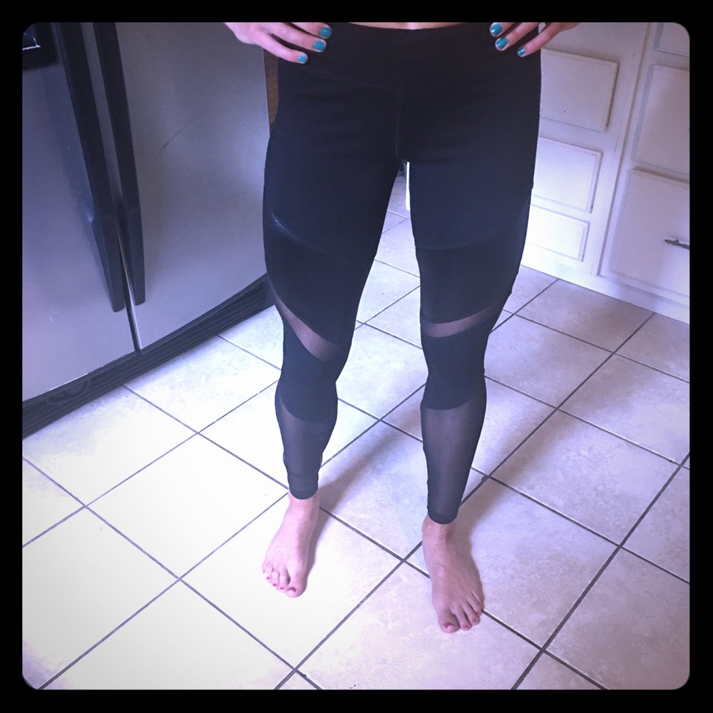 Electric Yoga pants small